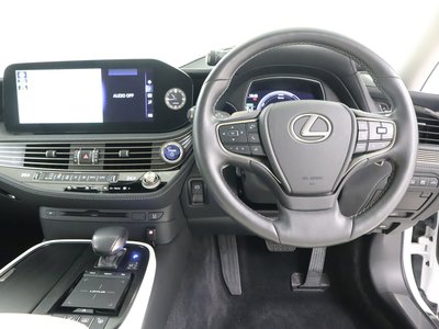 LEXUS LS - 8