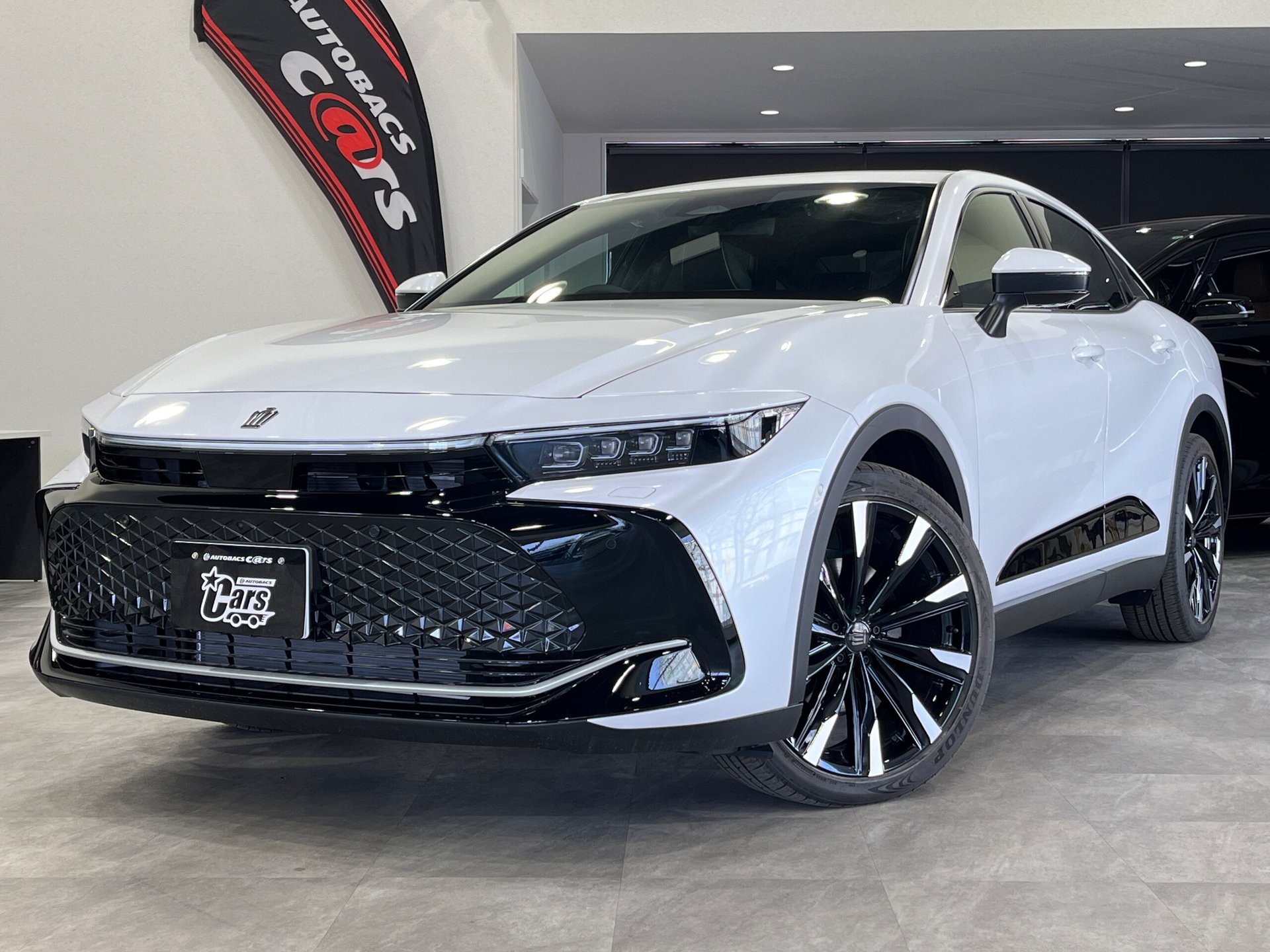 TOYOTA CROWN CROSSOVER - View 1