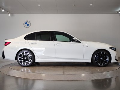 صورة 7 لـ 2025 BMW 3 SERIES