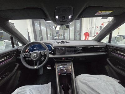 PORSCHE MACAN - 6