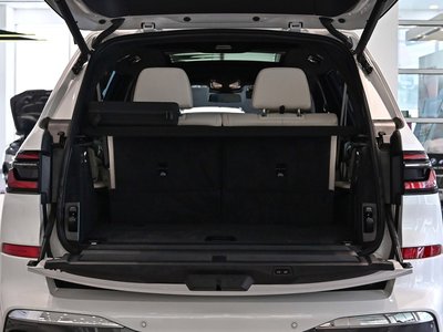 صورة 5 لـ 2025 BMW X7