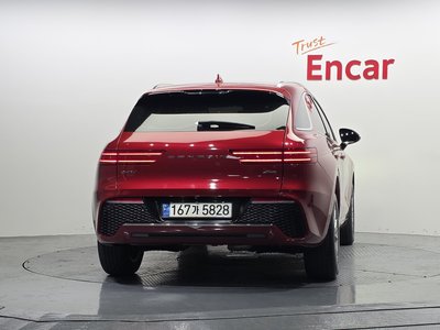 صورة 4 لـ 2021 Genesis GV70