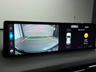 2021 Genesis GV70 — миниатюра 15