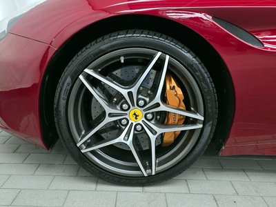 FERRARI CALIFORNIA - 6