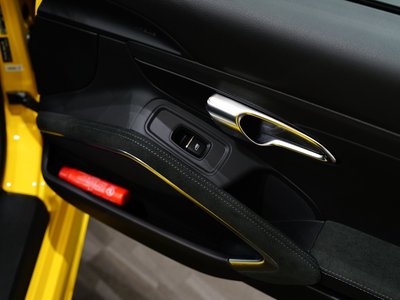 صورة مصغرة 41 لـ 2022 Porsche 718