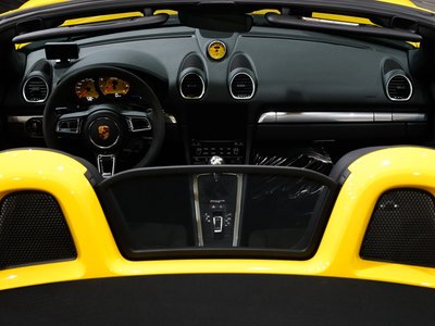 صورة 10 لـ 2022 Porsche 718