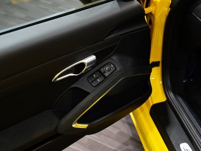 صورة مصغرة 27 لـ 2022 Porsche 718