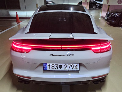 PORSCHE PANAMERA - 8