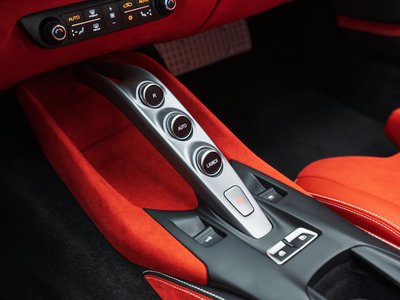 صورة 16 لـ 2021 Ferrari 812 GTS