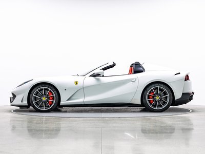 صورة 8 لـ 2021 Ferrari 812 GTS
