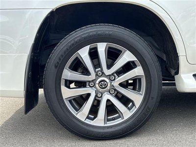 TOYOTA LAND CRUISER 200 - 10