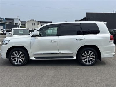 TOYOTA LAND CRUISER 200 - 5