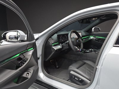 2025 BMW 5 SERIES 缩略图 13