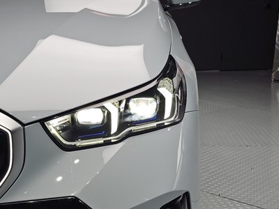 2025 BMW 5 SERIES — фото 9