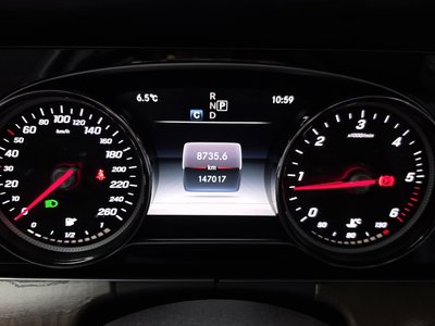 MERCEDES-BENZ E-CLASS - 8