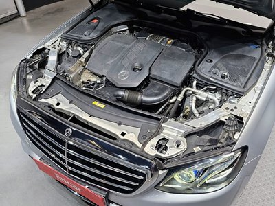 MERCEDES-BENZ E-CLASS - 7