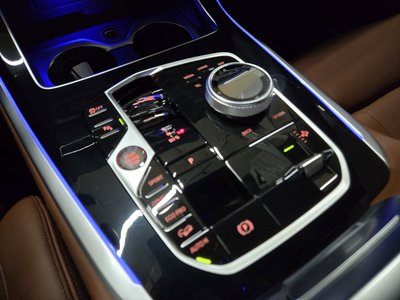 BMW X7 - 7