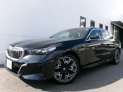 BMW 5 SERIES - 1