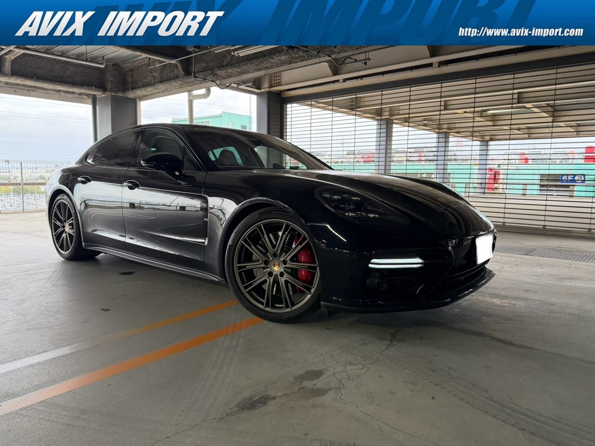 PORSCHE PANAMERA - View 1