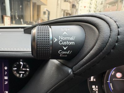 2018 Lexus LS thumbnail 87