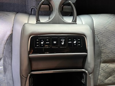 2018 Lexus LS thumbnail 31