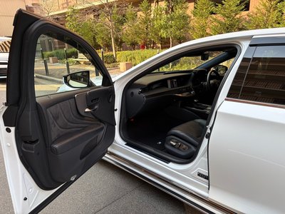 2018 Lexus LS thumbnail 41