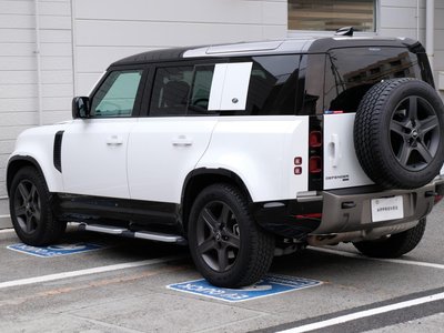 LAND ROVER DEFENDER - 9