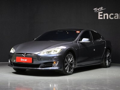 TESLA MODEL S - 1
