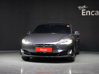 TESLA MODEL S - 2