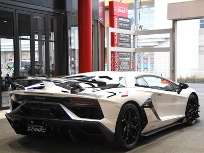 LAMBORGHINI AVENTADOR - 2
