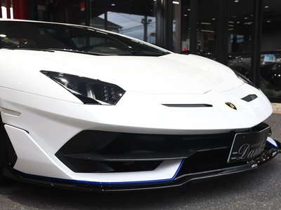 LAMBORGHINI AVENTADOR - 8