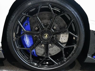 LAMBORGHINI AVENTADOR - 7