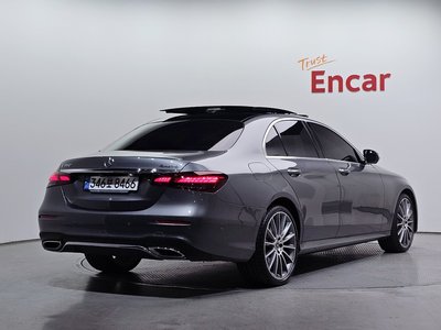 MERCEDES-BENZ E-CLASS - 4