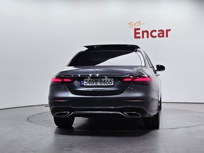 MERCEDES-BENZ E-CLASS - 3