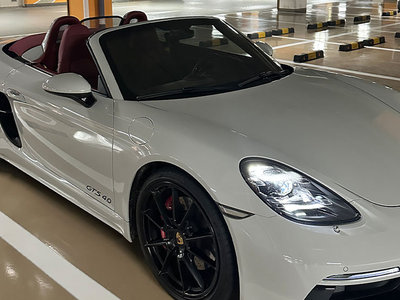 PORSCHE 718 - 8