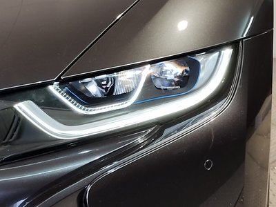 2020 BMW I8 — миниатюра 23