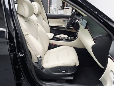 صورة مصغرة 18 لـ 2025 Genesis GV70