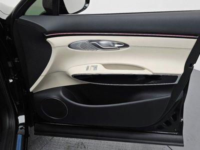 صورة مصغرة 14 لـ 2025 Genesis GV70