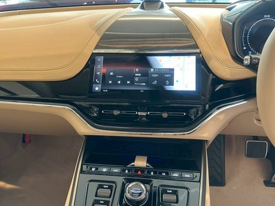 2026 Aston Martin DBX 缩略图 21