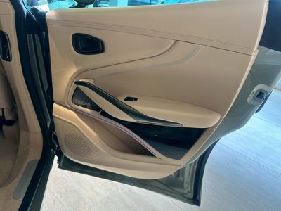 2026 Aston Martin DBX 缩略图 28