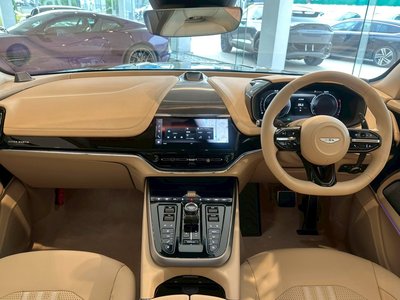صورة 15 لـ 2026 Aston Martin DBX