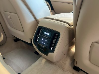 2026 Aston Martin DBX 缩略图 37