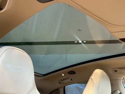 2026 Aston Martin DBX 缩略图 26