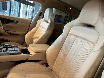 2026 Aston Martin DBX 缩略图 36