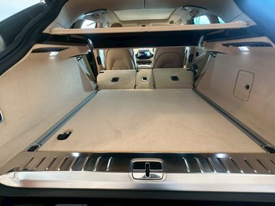 2026 Aston Martin DBX 缩略图 31
