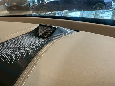 2026 Aston Martin DBX 缩略图 38