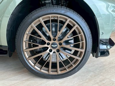 صورة 13 لـ 2026 Aston Martin DBX