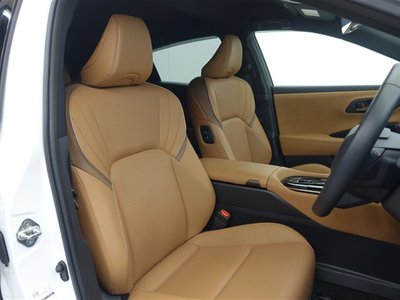 2023 Toyota CROWN SPORT photo 5