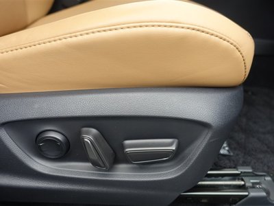 2023 Toyota CROWN SPORT photo 6