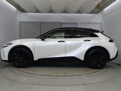 2023 Toyota CROWN SPORT photo 2